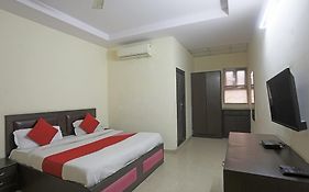 Collection O Aman Hotel